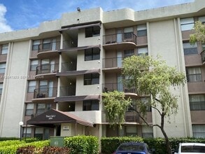 Building Photo - 2701 Riverside Dr