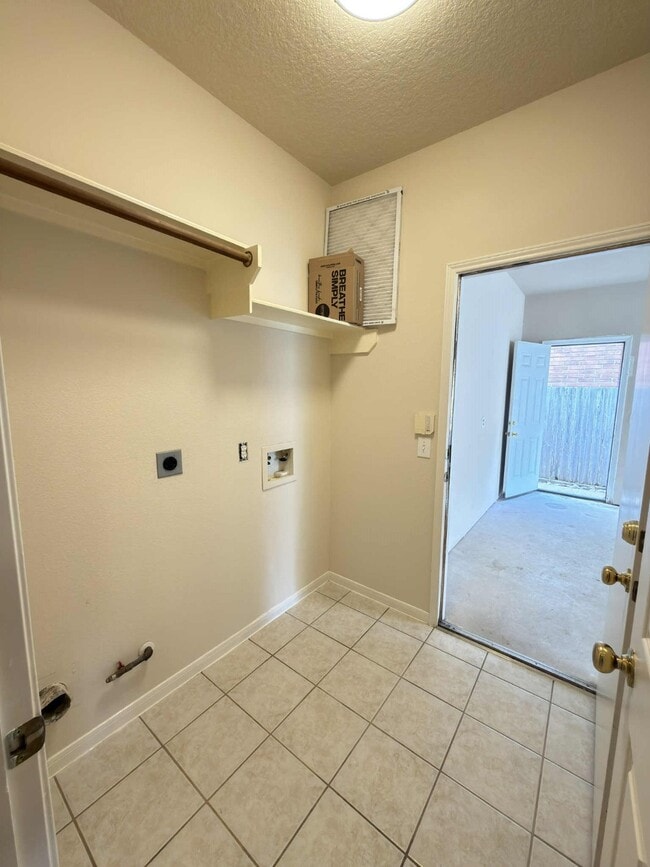 Foto del edificio - 9531 Summer Run