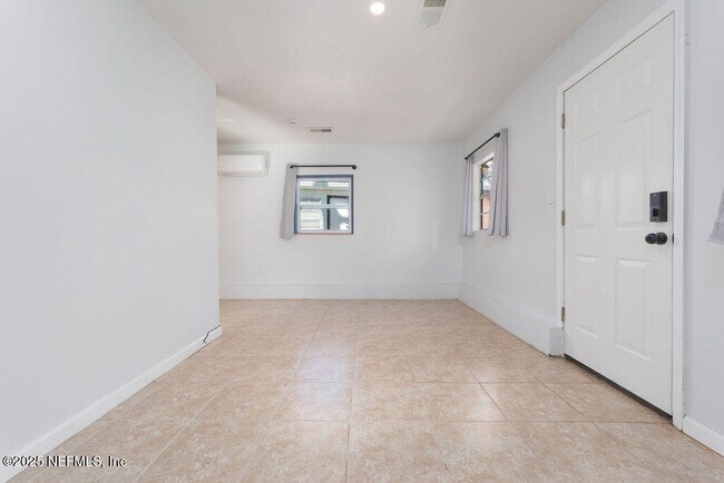 Foto del edificio - 4072 Spring Park Cir