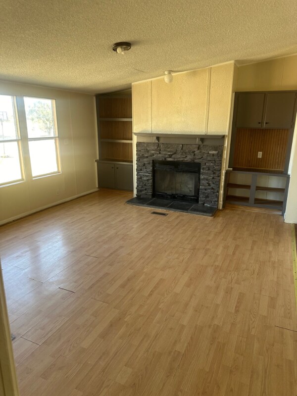 Foto del edificio - 237 Crescent Creek Ln