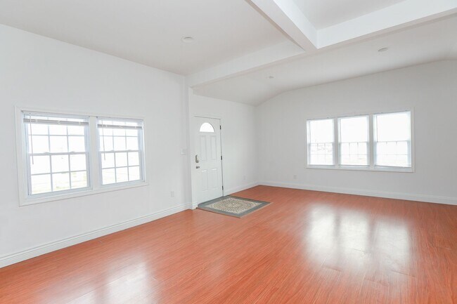 Foto del edificio - 1033 E Ocean View Avenue