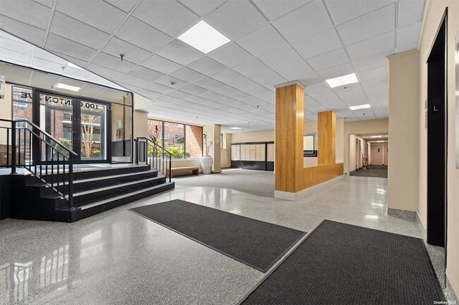 Building Photo - 100 Clinton Avenue Unit 4K