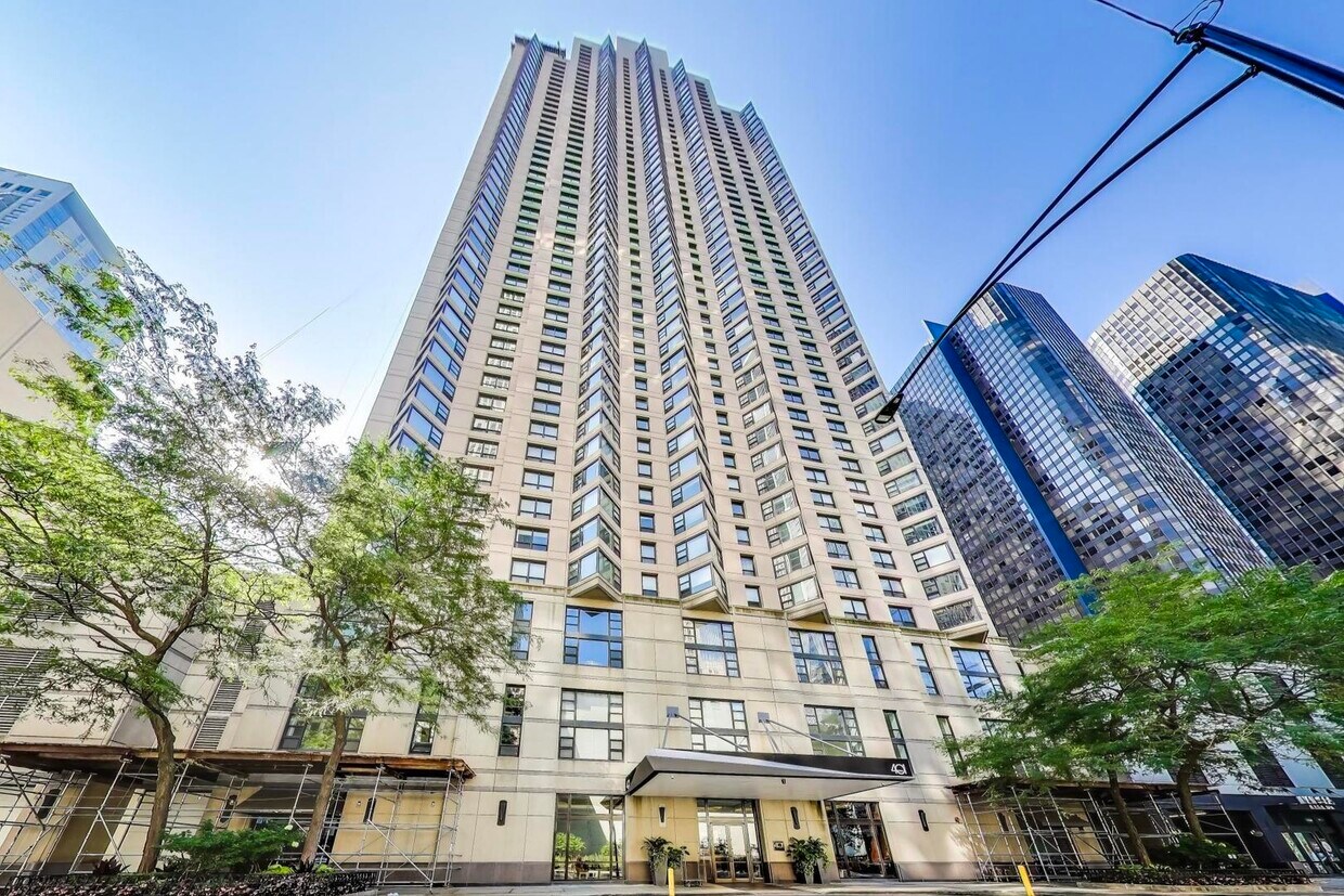 Foto principal - 401 E Ontario St