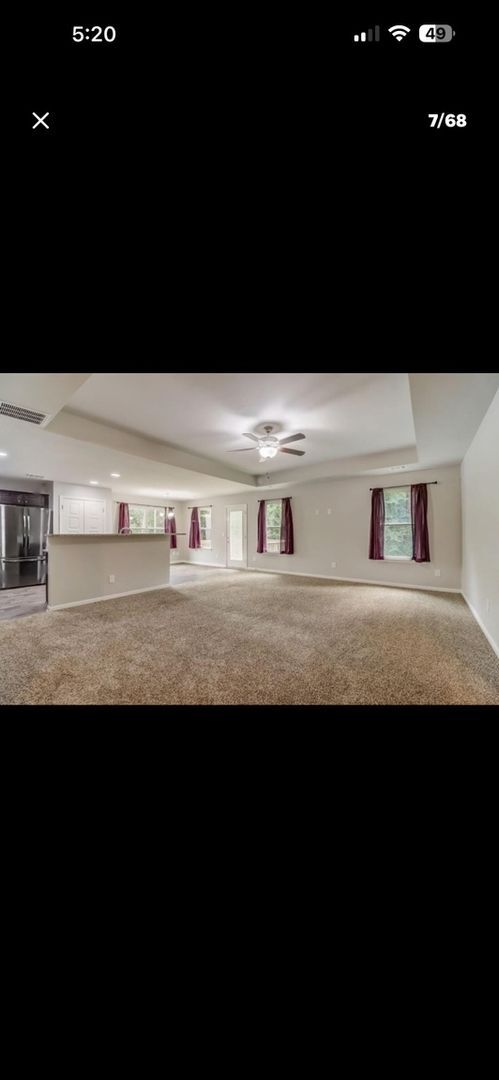 Foto del edificio - 3401 Silver Ridge Dr