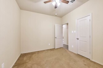 Building Photo - 19735 Crossfalls Ln