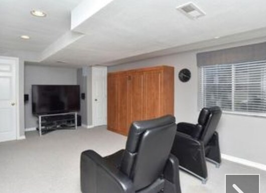 Dormitorio en sótano o sala de cine. Se puede incluir cama plegable (no incluye otros muebles). - 429 Beaver Point