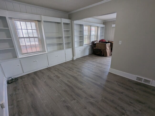 Building Photo - 516 S Franklin St
