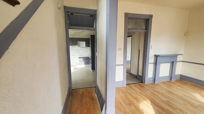 Foto del edificio - 2057 Switzer Ave