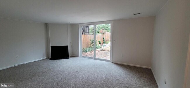 Building Photo - 10855 Deborah Dr