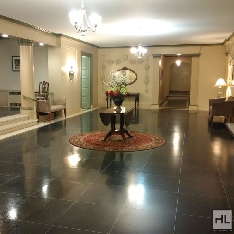 Foto del edificio - 7272 112th St