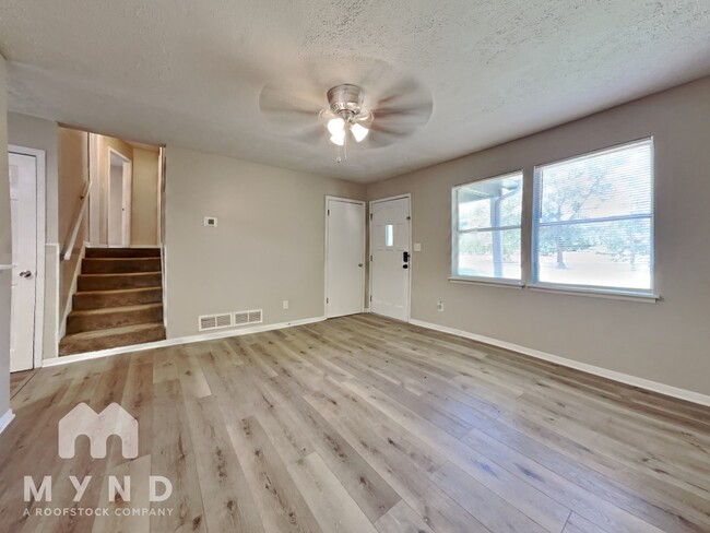 Foto del edificio - 222 Dobbins Mill Rd