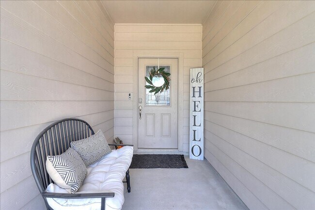 Building Photo - 7901 Bull Rider - 4/bed 2/bath - $2295/month