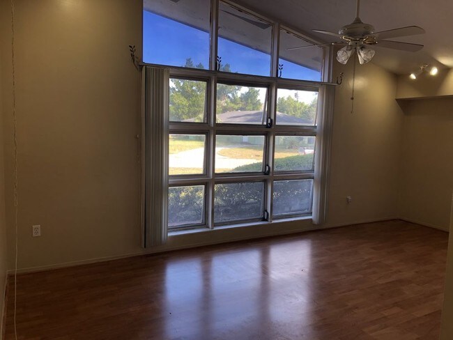 Foto del edificio - Jasmine Lakes