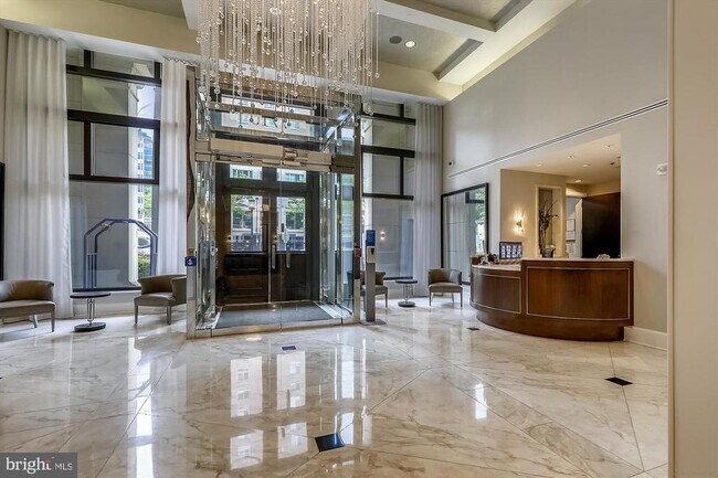 Foto del edificio - 7710 Woodmont Ave