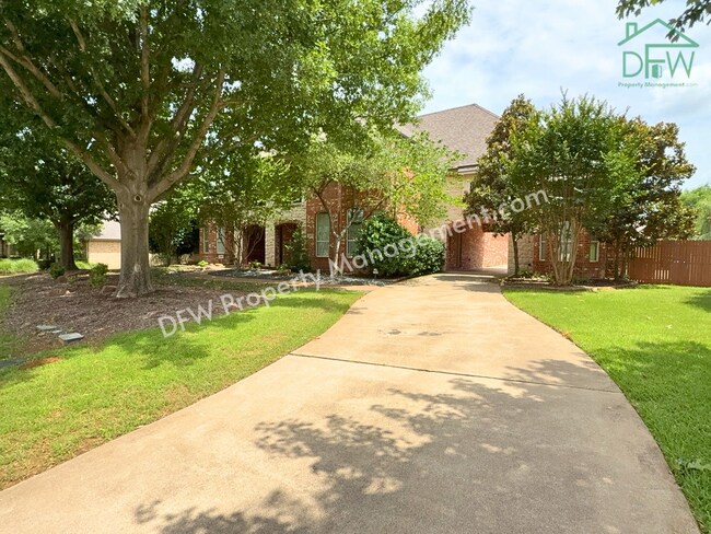 Foto del edificio - Luxury Living in Southlake – Stunning 5-Bedroom Home with Pool & Spa!