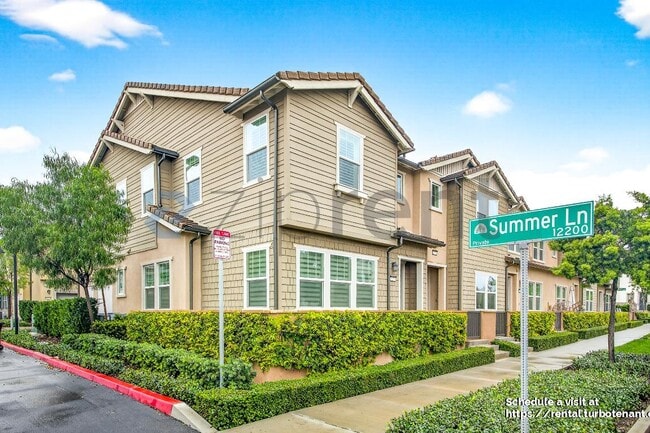 Foto del edificio - 12271 Summer Ln
