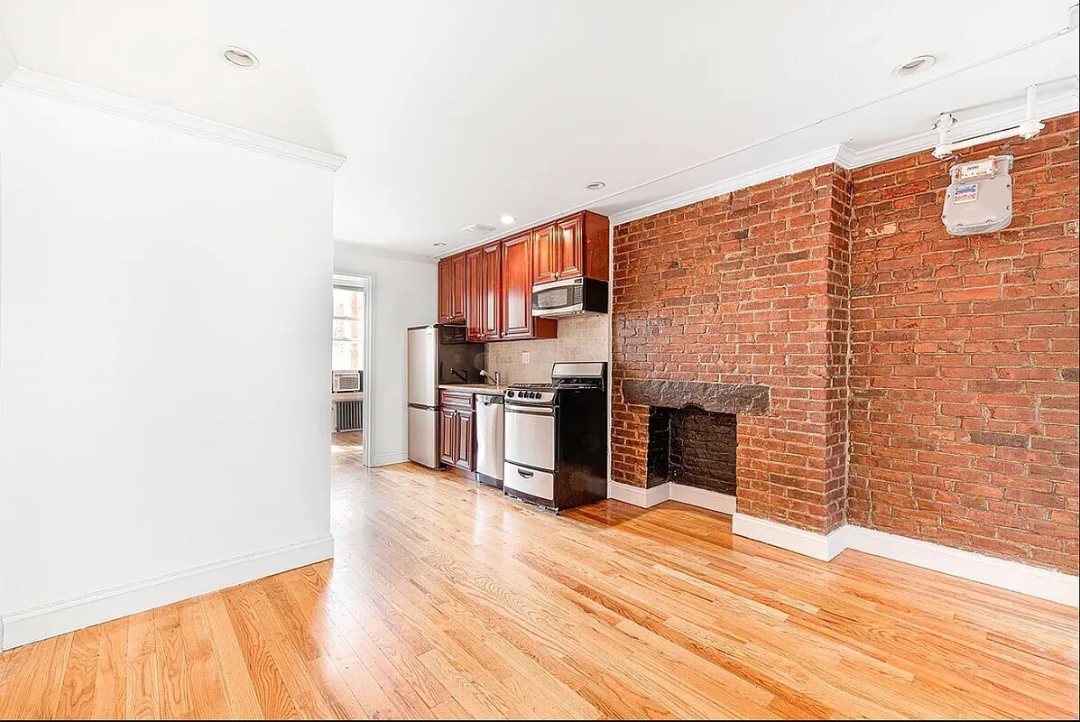 Building Photo - 86 E 3rd Street