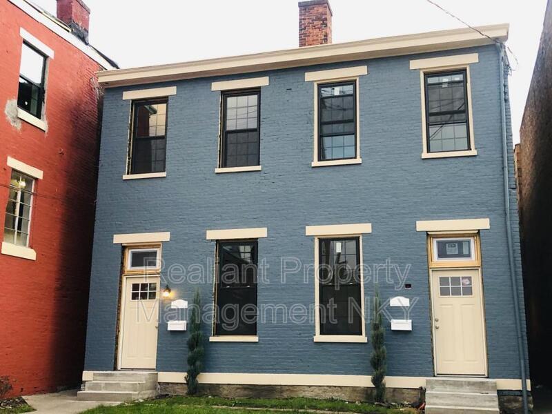 Primary Photo - 15 W 8th St