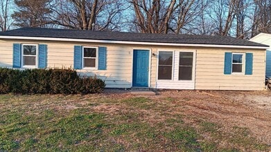 Building Photo - 1027 E Villa Marie St
