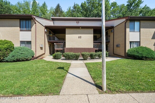 Building Photo - 60 Amberly Dr