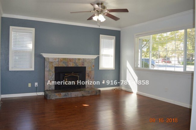 Foto del edificio - 1103 Meadow Oaks Dr