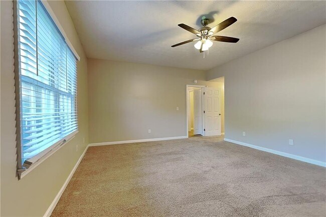 Foto del edificio - 2290 Huntington Dr