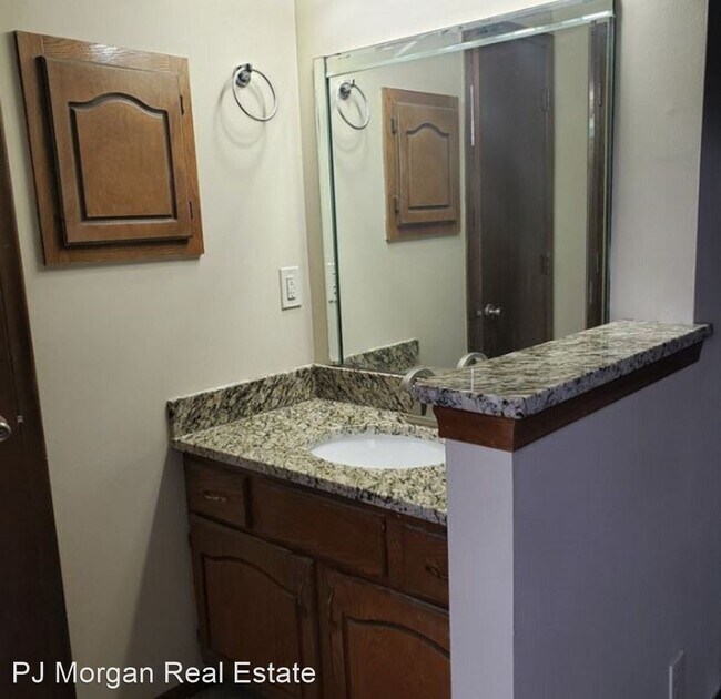 Foto del edificio - 3 br, 2.5 bath House - 11039 Washington St.