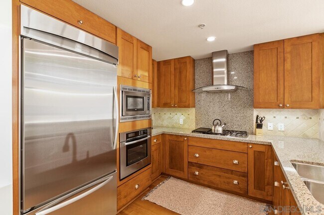 Foto del edificio - 700 W E St