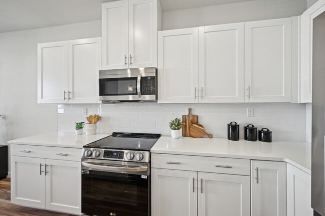 Building Photo - Canvas at Gateway