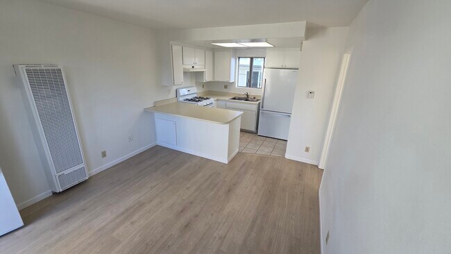 Building Photo - 3412 Falcon Ave