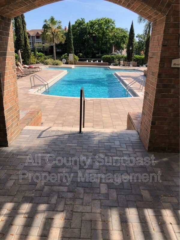 Foto del edificio - 10200 Gandy Blvd N