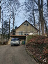 Building Photo - 4 Oak Moss Ct