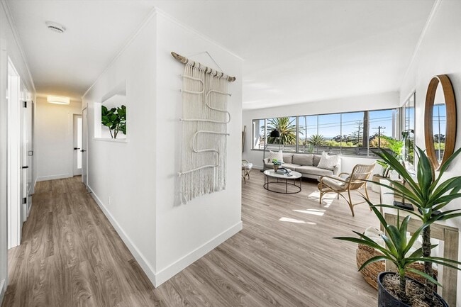 Building Photo - 1418 Alta Vista Rd