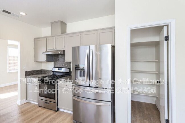 Foto del edificio - 2332 Weston Ct