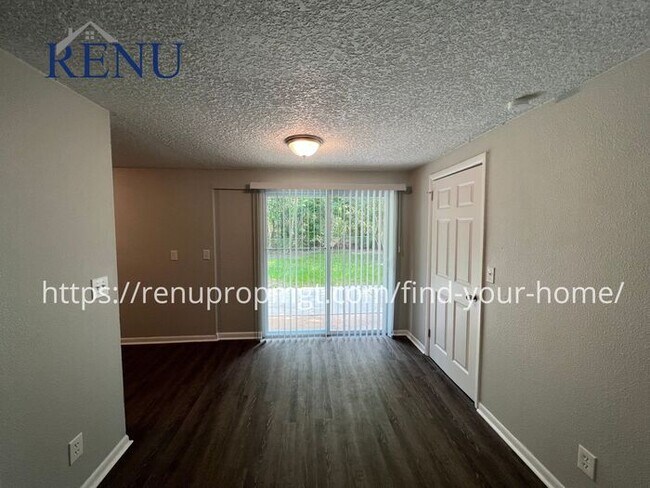 Foto del edificio - Available Now!