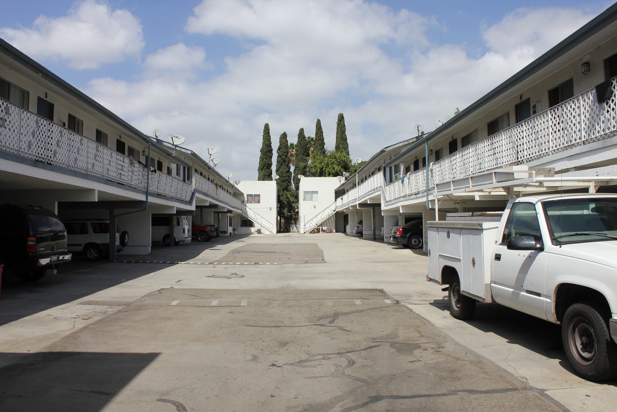 Foto del edificio - 7119 E Gage Ave