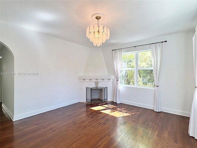 Photo - 1027 Euclid Ave Apartment