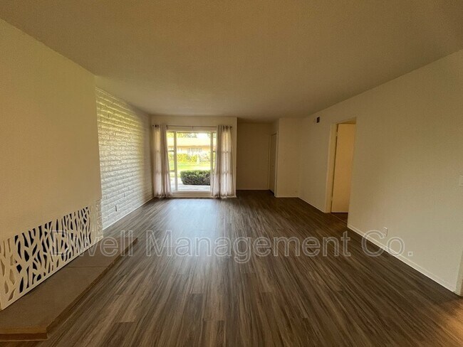 Building Photo - 9320 Earl St