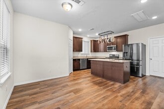 Building Photo - 1714 Avocet Way