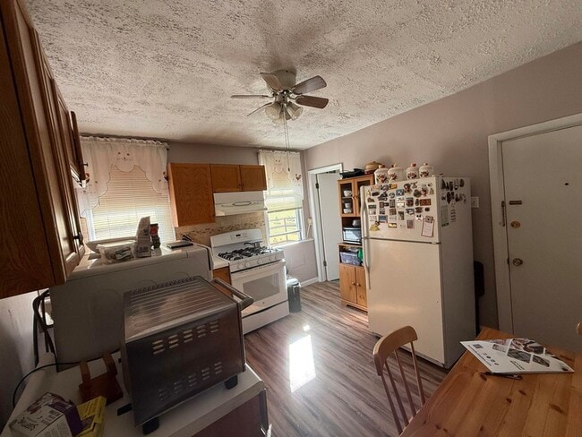 Photo - 609 38th St House