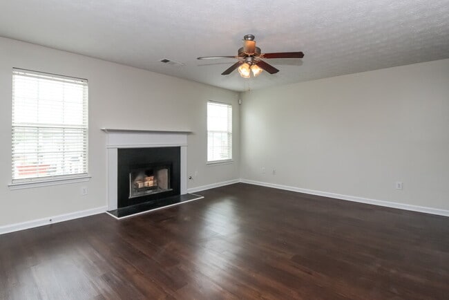 Building Photo - 604 Mohawk Cir