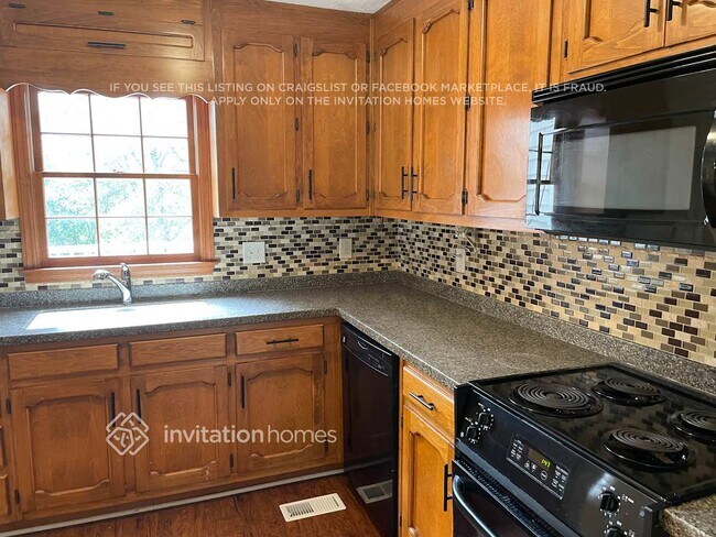 Foto del edificio - 3000 Meadow Ct