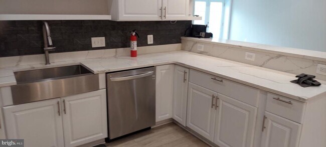 Foto del edificio - 9221 Clementine Ct