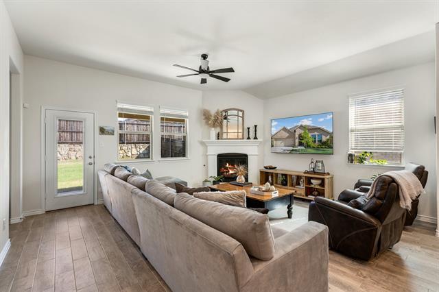 Foto del edificio - 4122 Ellinger Dr