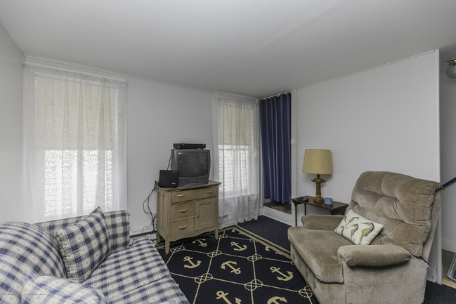 Foto del edificio - 35 1/2 Olin St