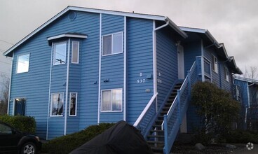Building Photo - 537 NE Ellis Way