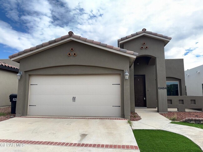 Foto del edificio - 13454 Everingham St