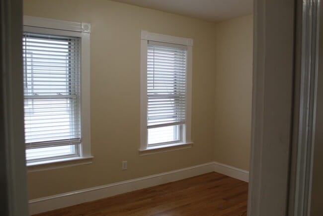 Foto del edificio - 740 Bennington St