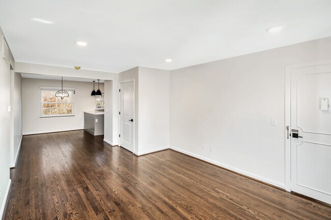 Foto del edificio - 3732 West St