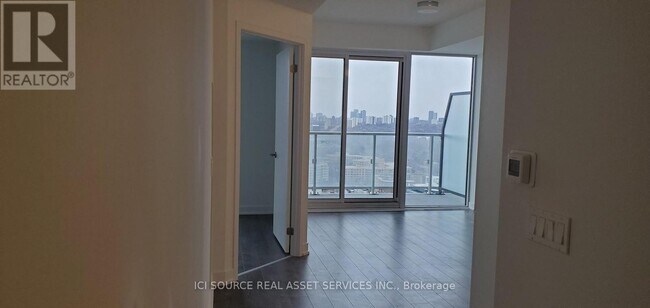 Photo du bâtiment - 50-2250 O'Neill Rd